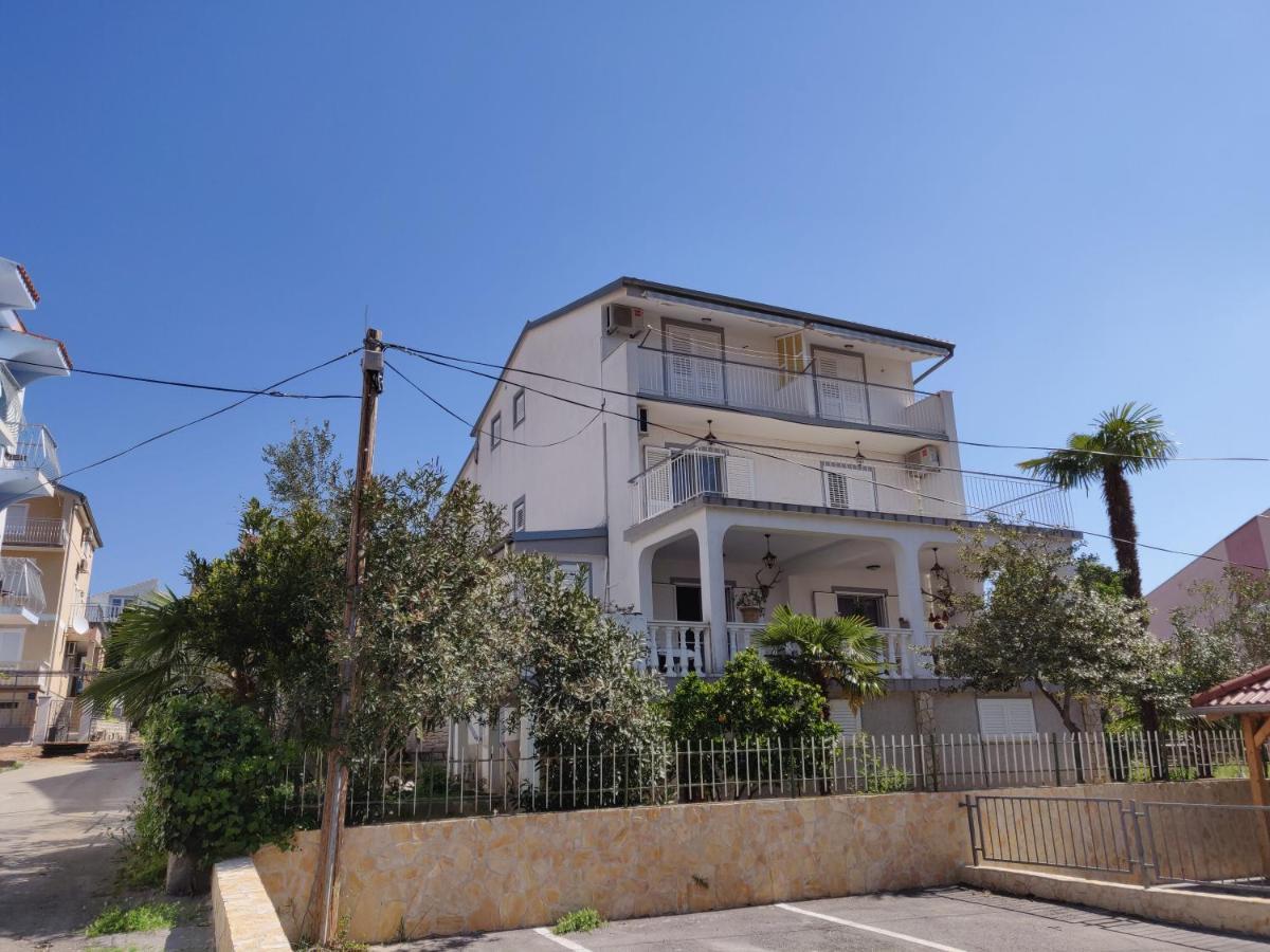 Apartments Villa Agatha Sveti Filip i Jakov Exterior foto